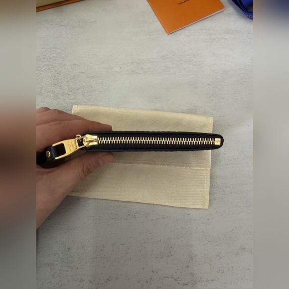 Louis Vuitton Key Pouch - Picture 7 of 14